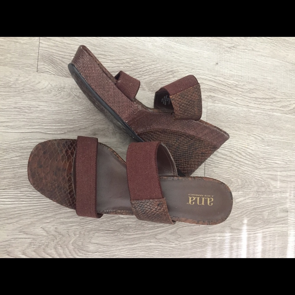 A.N.A Wedges